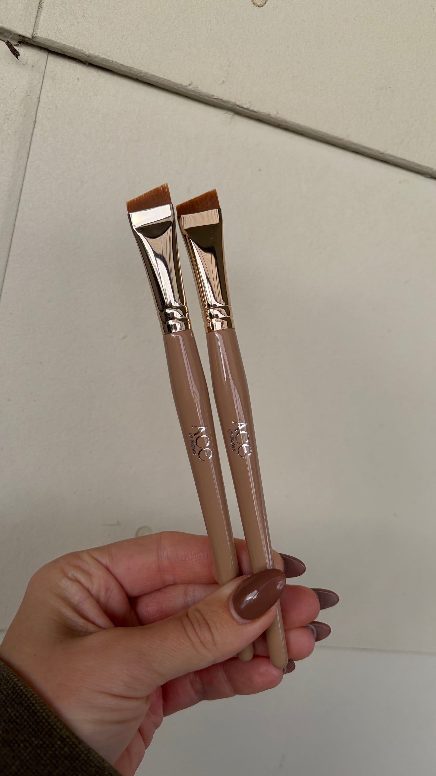 ACE CHOCOLATE MOCHA ANGLED BRUSH