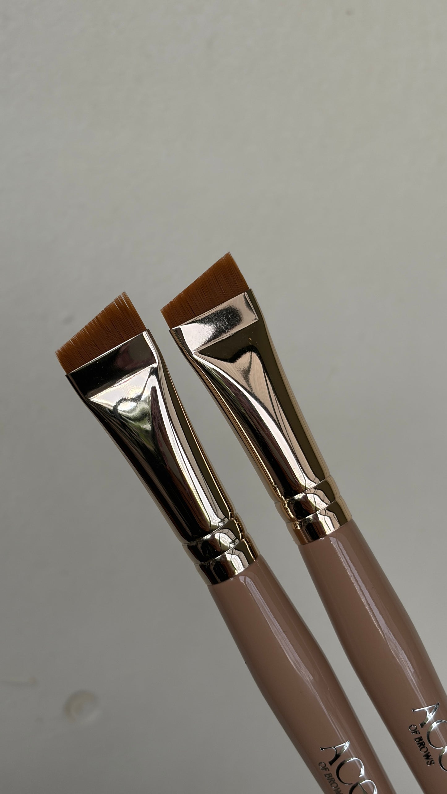 ACE CHOCOLATE MOCHA ANGLED BRUSH